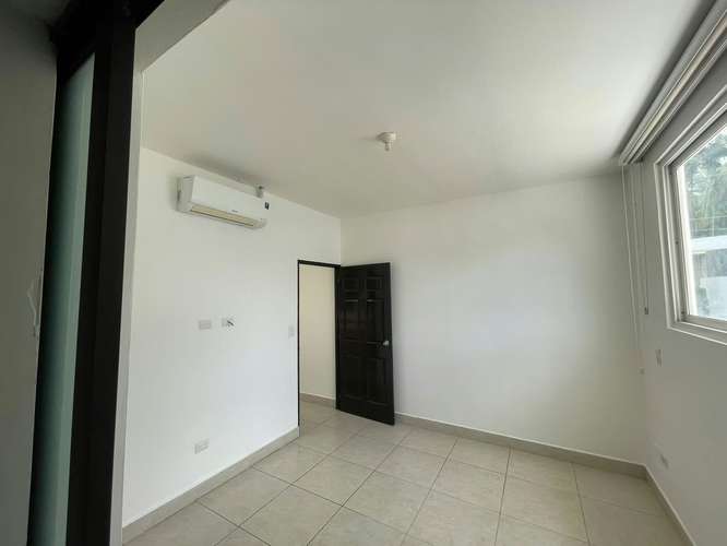 KW - Venta, casa en residencial de Santo Domingo - Imagen 6