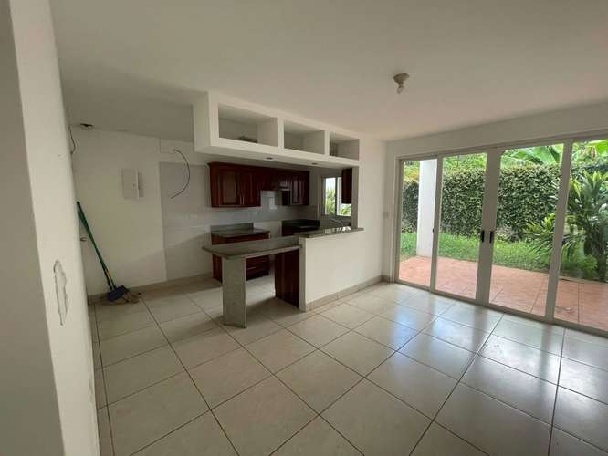 KW - Venta, casa en residencial de Santo Domingo - Imagen 3