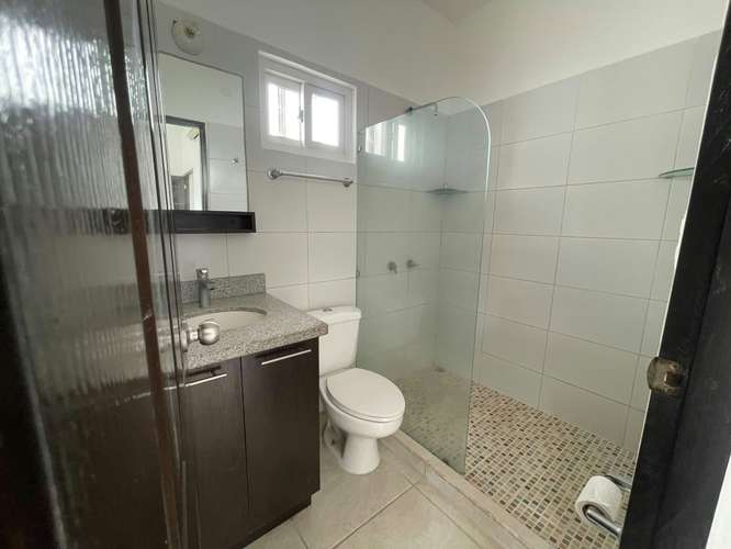 KW - Venta, casa en residencial de Santo Domingo - Imagen 8