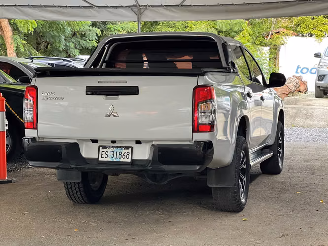 MITSUBISHI L200 SPORTERO AÑO 2024 - Imagen 3