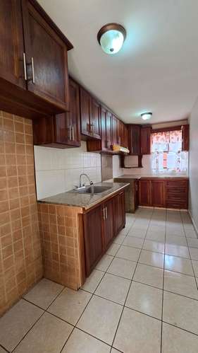 YA-Rento de bonita casa en residencial céntrico en Managua - Imagen 2