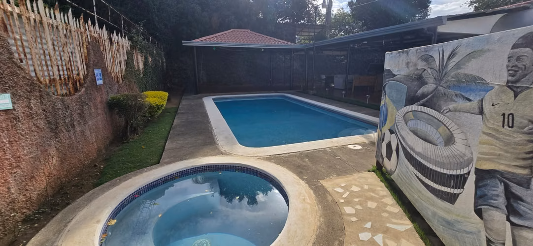 Venta de Casa en Las Cumbres 
