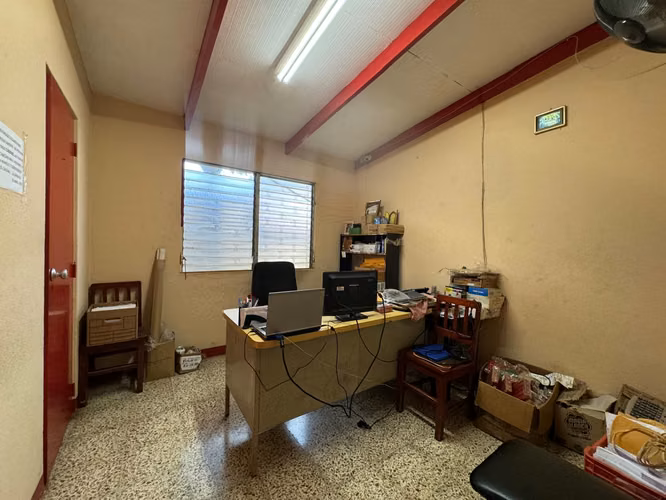 Venta de propiedad en Colonial Los Robles 