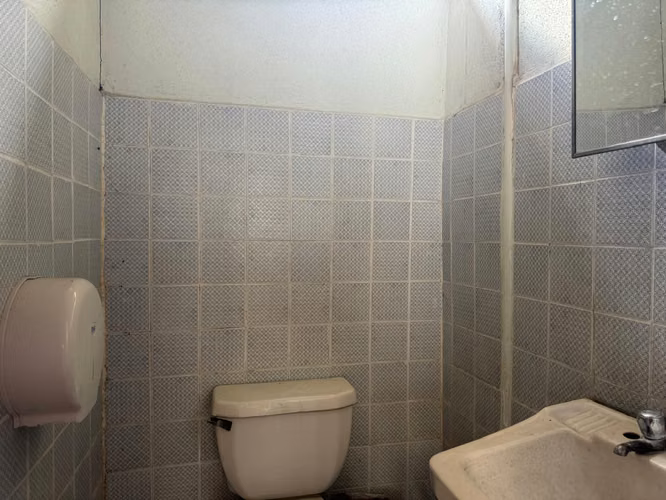 Venta de propiedad en Colonial Los Robles 