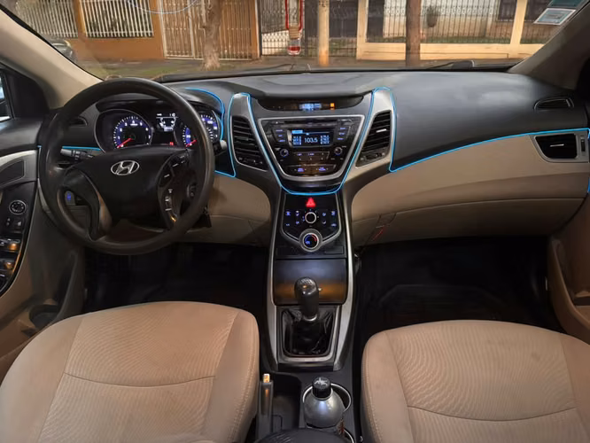 Precioso Hyundai Elantra Transmisión Mecánica 2014 - Imagen 6