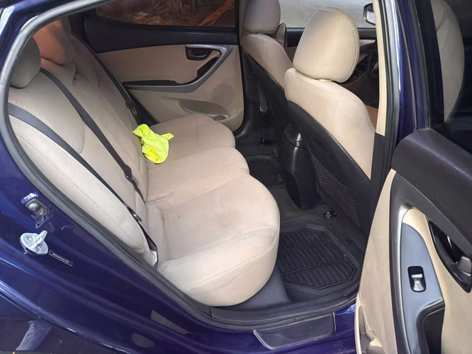Precioso Hyundai Elantra Transmisión Mecánica 2014 - Imagen 5