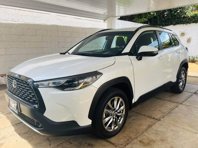 Toyota Corolla Cross 2023 comprada en Casa Pellas Mantenimientos al dia comprobables 