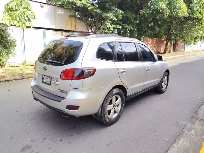 Hyundai Santa Fe 2008 / Diesel 3 Filas, Económica, Donde esta y como está! - Imagen 4