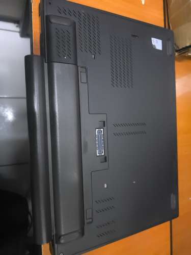 se vende laptop Lenovo modelo t440p de 14 pulgadas con 8gb en ram y 180gb en disco estad solido llama al  - Imagen 6