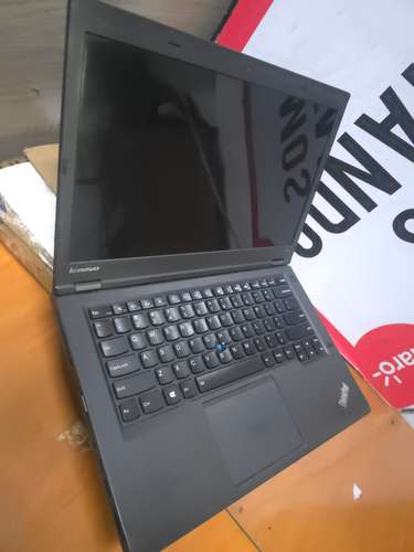 se vende laptop Lenovo modelo t440p de 14 pulgadas con 8gb en ram y 180gb en disco estad solido llama al  - Imagen 7