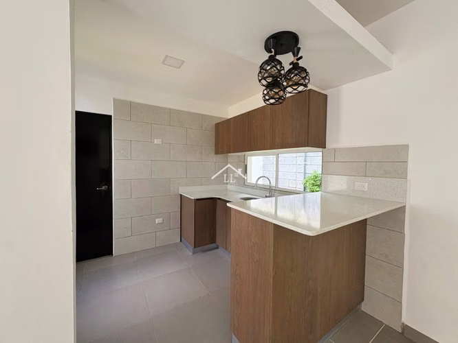 LL - Se Vende Complejo de 4 Casas en Santo Domingo - Imagen 5
