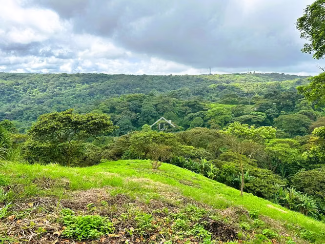 LL - Se Vende Terreno en Las Nubes, El Crucero con un Área del terreno de 5,000 v²