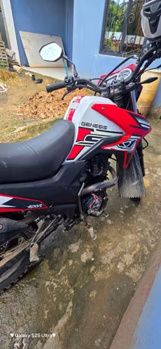 Moto genesis 150 . Ambas llantas enteras , papeles en regla. En excelente estado . - Imagen 8