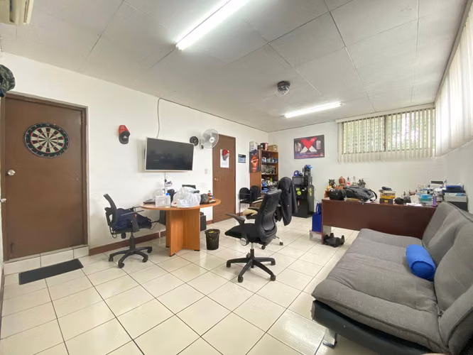 Venta de Propiedad ideal cerca de Estadio Cranshaw  - Imagen 4