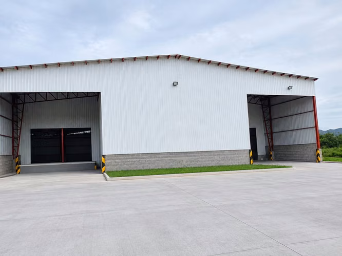 Se alquila Bodega de 1,848m2 y 1,980m2 Carretera Nueva Leon - Imagen 1