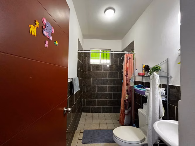 Se Vende - Bonita y Acogedora Casa, en Exclusivo Residencial