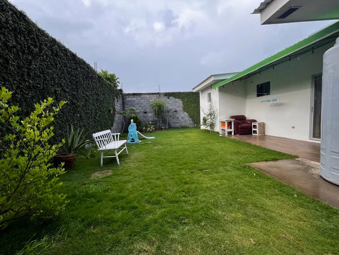 Se Vende - Bonita y Acogedora Casa, en Exclusivo Residencial