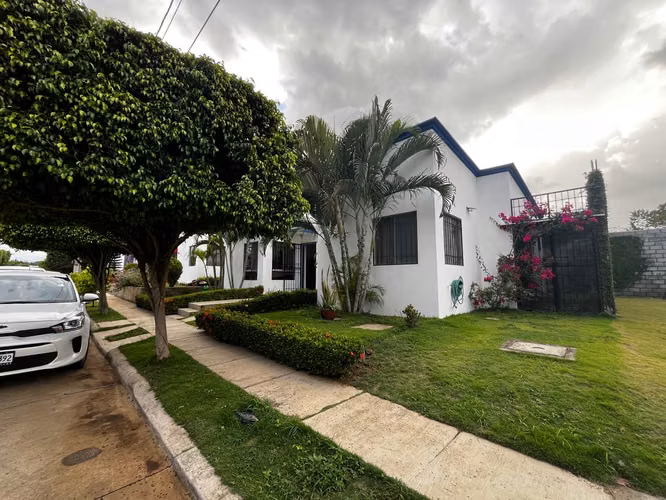 Se Vende - Bonita y Acogedora Casa, en Exclusivo Residencial