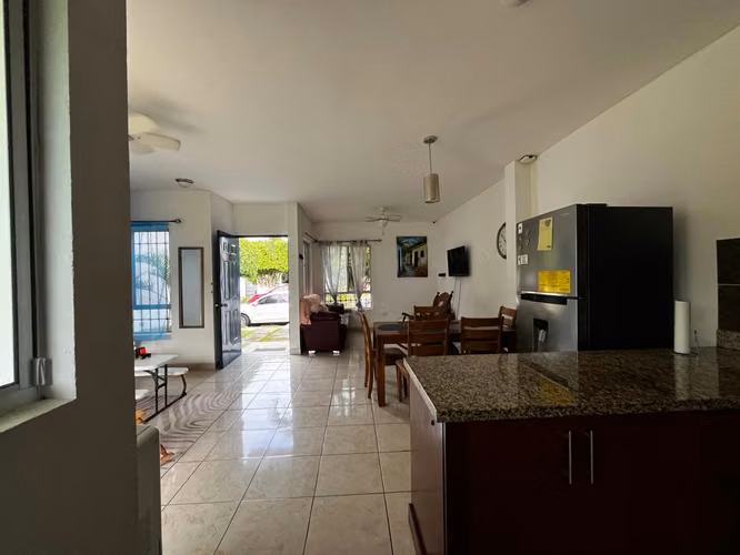 Se Vende - Bonita y Acogedora Casa, en Exclusivo Residencial
