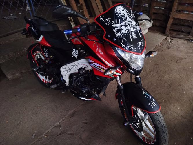 Vendo ns 160 año 2023 anda al estaraso a como se aprecia en fotos  - Imagen 7