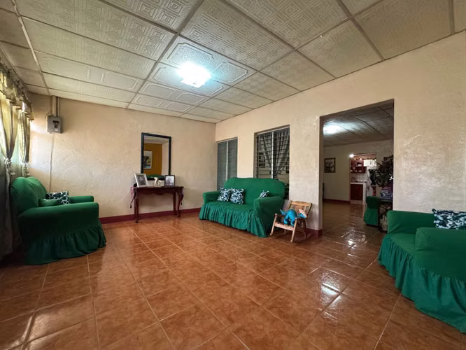 Venta de Casa en Barrio Santa Rosa  - Imagen 2