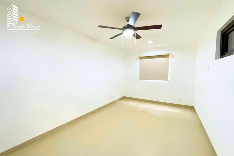  Casa Moderna en Venta en Santo Domingo, Piscina Privada - LL