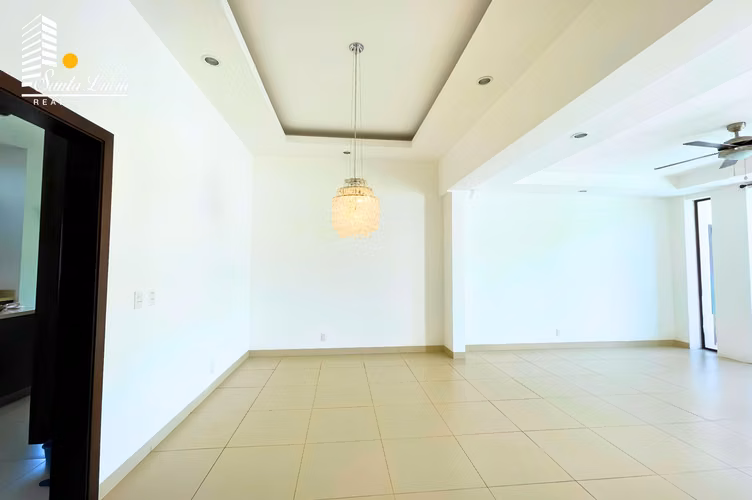  Casa Moderna en Venta en Santo Domingo, Piscina Privada - LL