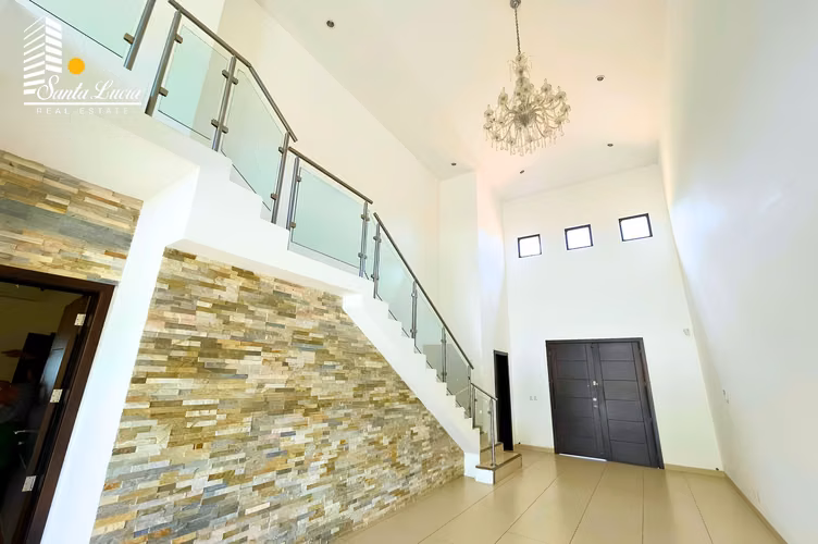  Casa Moderna en Venta en Santo Domingo, Piscina Privada - LL