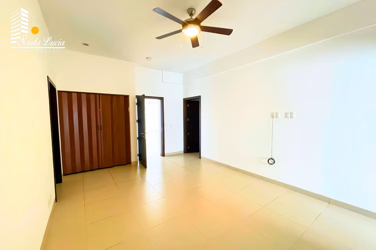  Casa Moderna en Venta en Santo Domingo, Piscina Privada - LL
