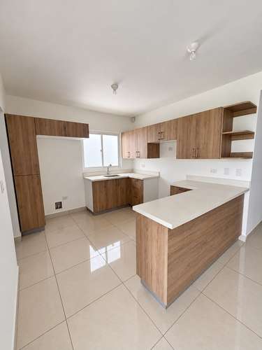 EN RENTA CASA EN RESIDENCIAL - Imagen 4