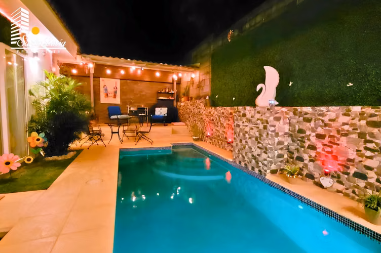  Espectacular Casa en Venta – Santo Domingo  - LL