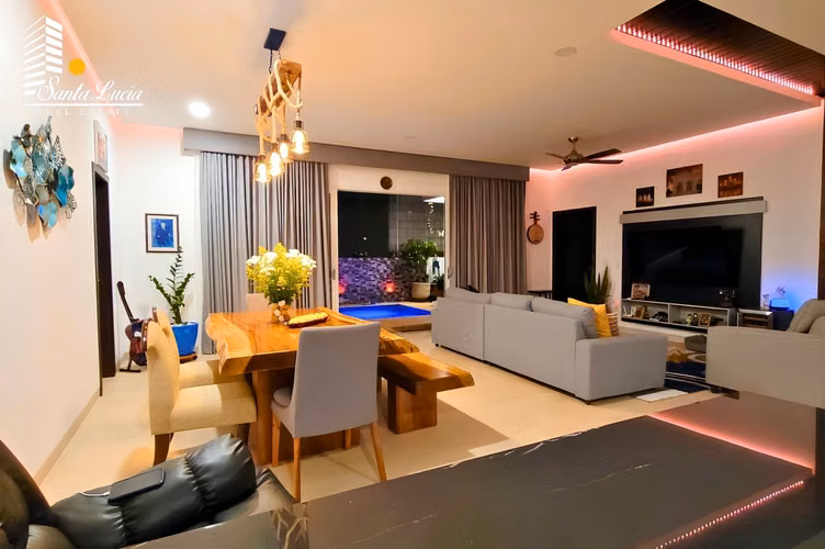  Espectacular Casa en Venta – Santo Domingo  - LL