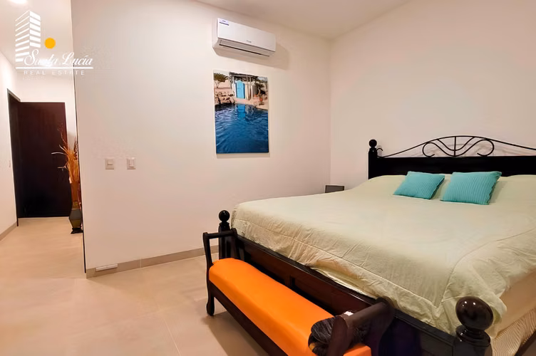  Espectacular Casa en Venta – Santo Domingo  - LL
