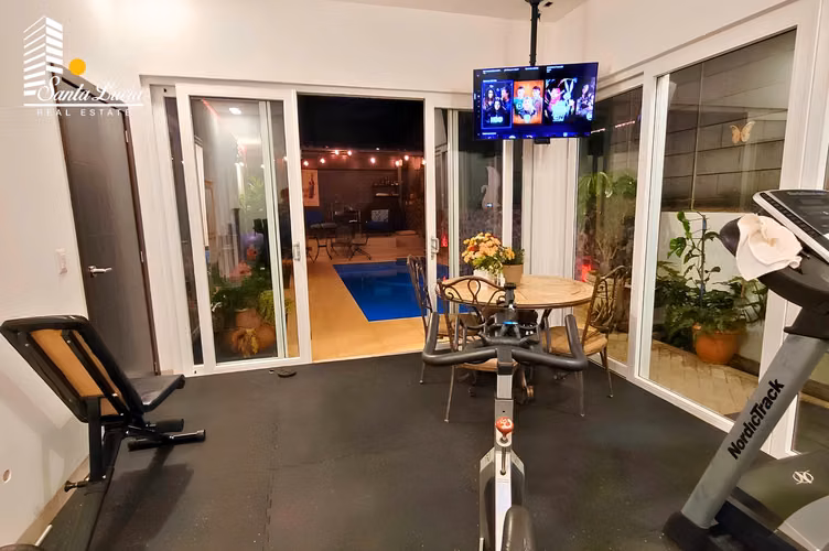  Espectacular Casa en Venta – Santo Domingo  - LL