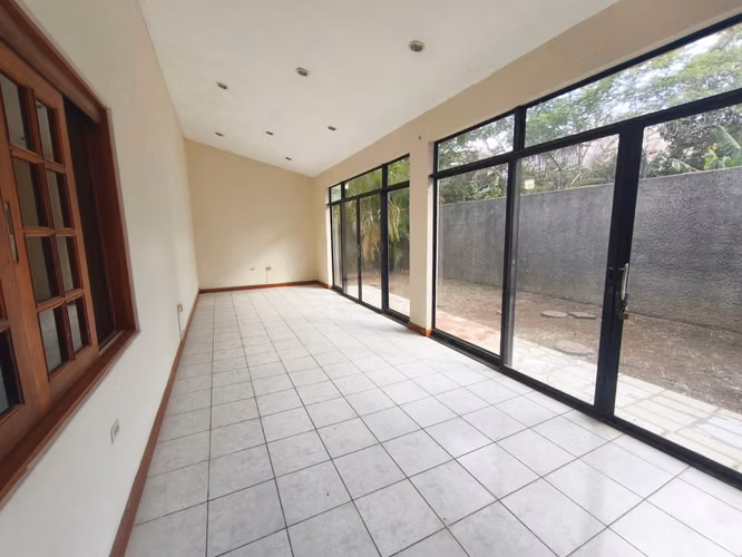CASA EN VENTA | VILLA FONTANA · Dentro de residencial con seguridad 24/