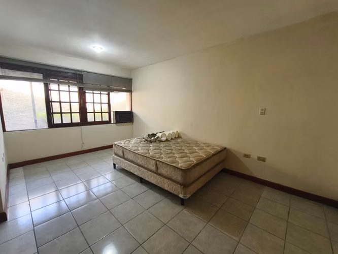 CASA EN VENTA | VILLA FONTANA · Dentro de residencial con seguridad 24/