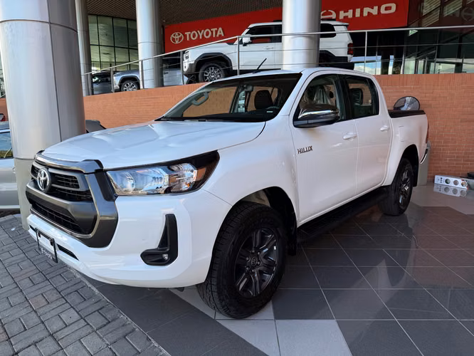 VENDO/CAMBIO- Hilux NUEVA DE PAQUETE 4x4 Intermedia Mecanica ENTREGA INMEDIATA  - Imagen 16