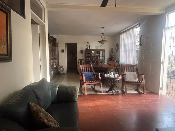  ¡SE VENDE CASA EN LAS PALMAS 