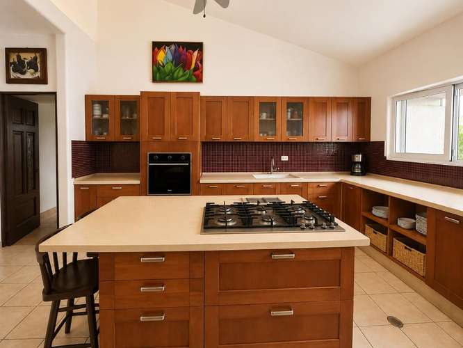 KW - Hermosa Casa en Venta en Santo Domingo - Imagen 2