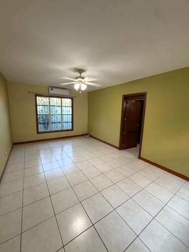 Renta de Hermosa y Cómoda  Casa en Residencial  Los Almendros!! MP