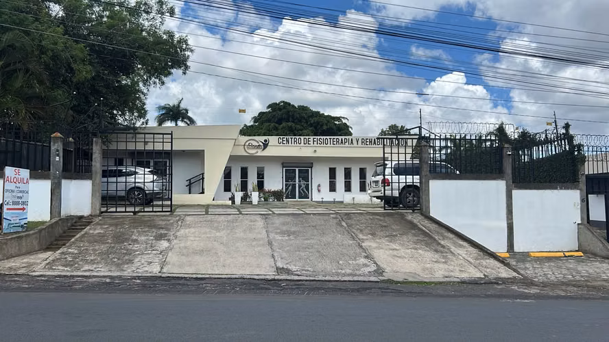 RENTA MODULO CON 7 PARQUEOS SANTO DOMINGO MANAGUA