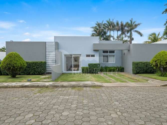 Casa en venta o alquiler en Las Colinas - Imagen 1