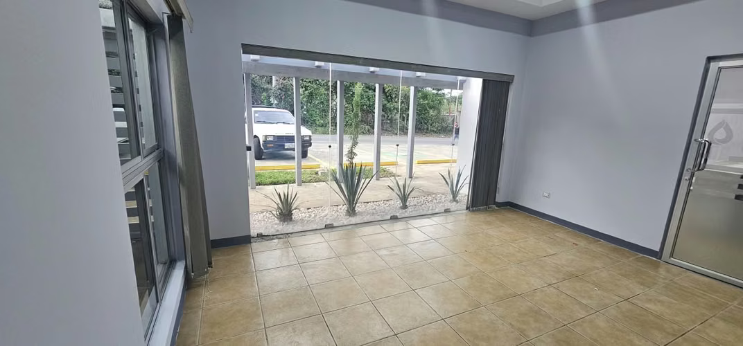 ¡Se renta! Modulo en Las Colinas - Imagen 2