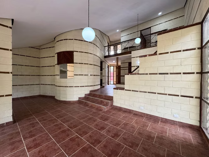 Venta de Casa en Villa Fontana Sur  - Imagen 2