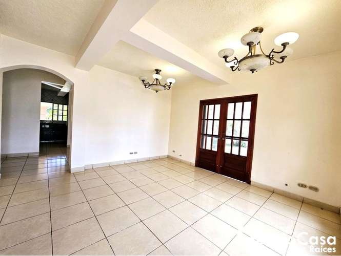 Preciosa casa en carretera Vieja a León  - Imagen 5