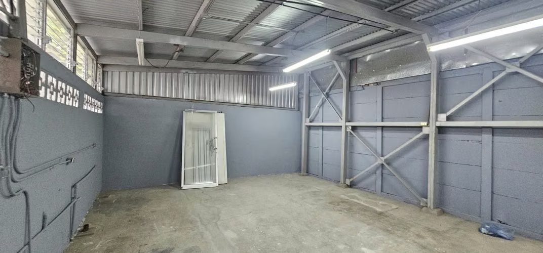 ¡En renta! Bodega en Las Colinas - Imagen 1
