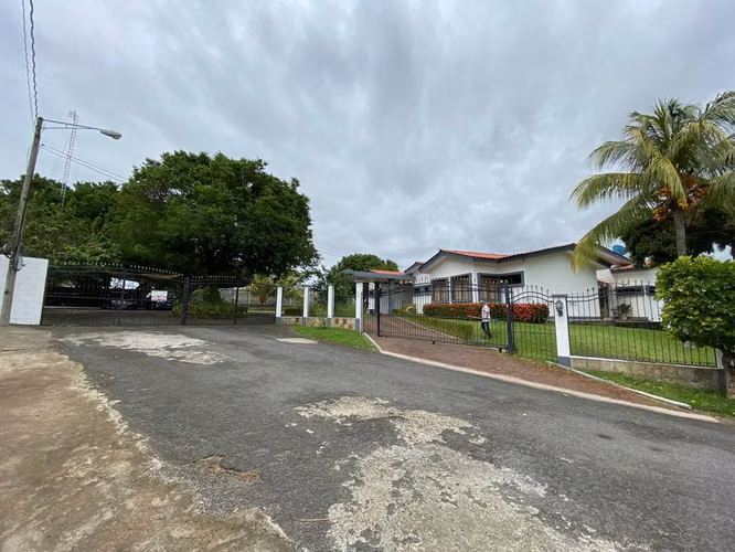 Venta de Casa en Las Colinas  - Imagen 2