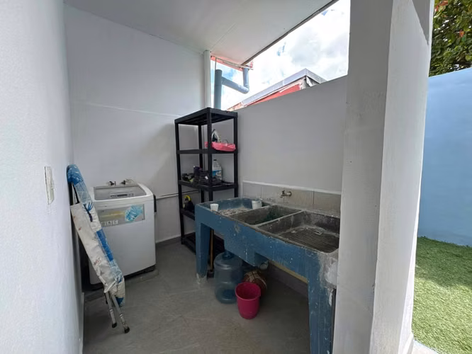 KW -  Se vende casa remodelada en la Centroamerica  - Imagen 8