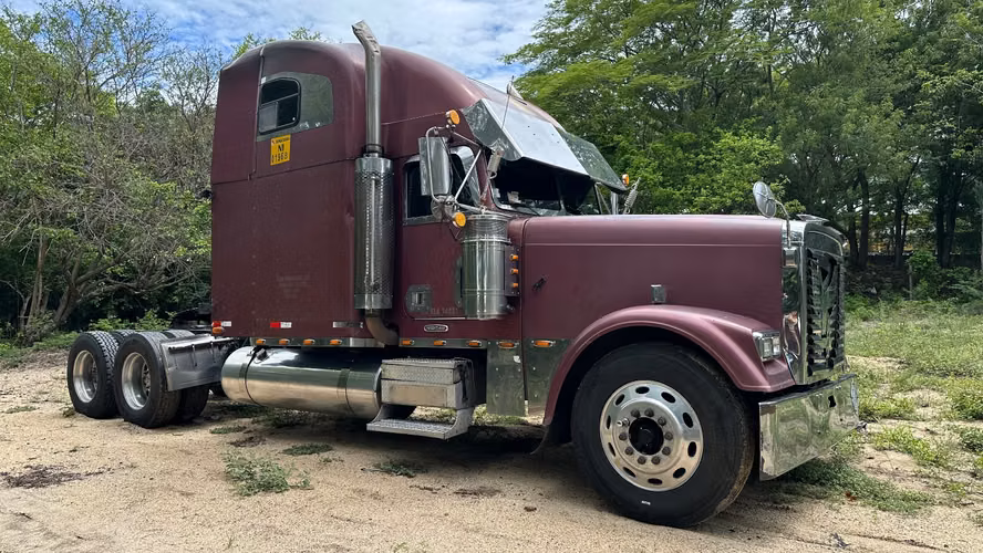 Cabezal Freightliner con Camarote - Listo para Poner a Producir