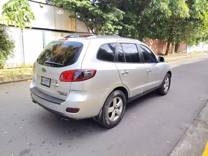 Hyundai Santa Fe 2008 / Diesel 3 Filas, Económica, Donde esta y como está! - Imagen 6